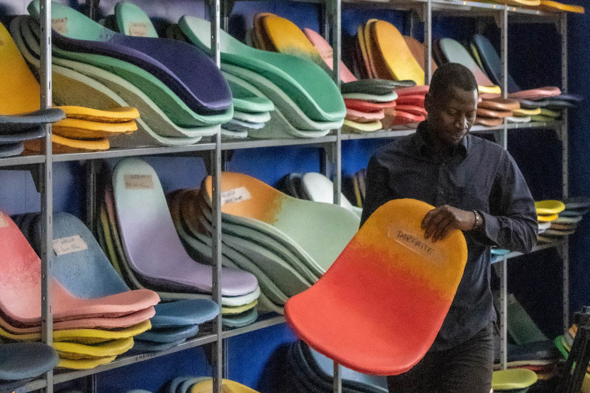 Maximum : Un modèle de production alternatif pour des meubles made in France design.