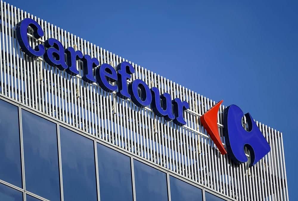 Carrefour launches Europe's first atacadão store in France, offering bulk discounts to combat inflation.